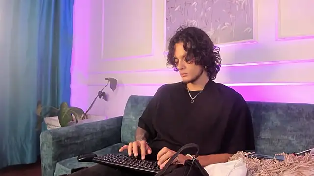 Skinny Mac online show from 04/14/26, 01:06