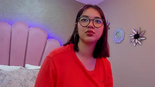 Snapshot of LilithBluum chatting on 03/17/26, 11:24 LilithBluum online show from 03/17/26, 11:24