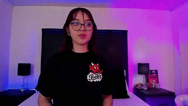 Snapshot of LilithBluum chatting on 03/25/26, 11:38 LilithBluum online show from 03/25/26, 11:38