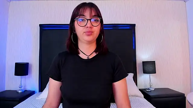 Snapshot of LilithBluum chatting on 03/30/26, 11:44 LilithBluum online show from 03/30/26, 11:44