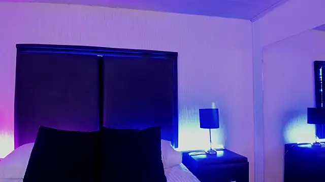 Snapshot of LilithBluum chatting on 04/14/26, 06:58 LilithBluum online show from 04/14/26, 06:58