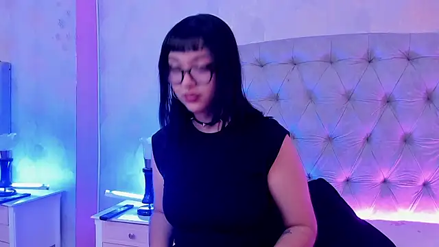Snapshot of LilithBluum chatting on 07/03/26, 12:55 LilithBluum online show from 07/03/26, 12:55