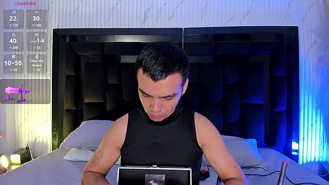 NicoKinggs  online show from 05/04/26, 02:13