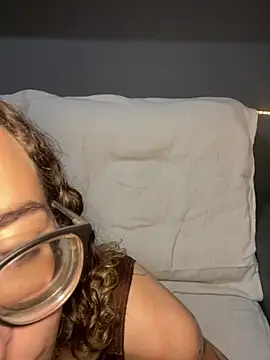 Snapshot of Anamyst chatting on 04/10/26, 12:38 Anamyst online show from 04/10/26, 12:38