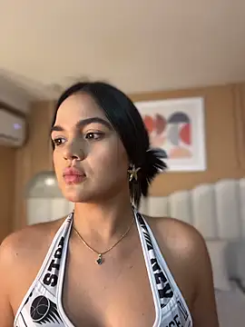 Bella-Ferrer online show from 04/17/26, 06:33