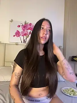 Snapshot of AmberVegaa chatting on 03/18/26, 12:30 AmberVegaa online show from 03/18/26, 12:30