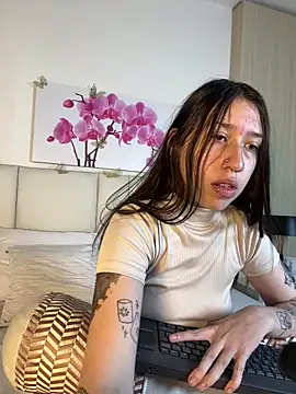 Snapshot of AmberVegaa chatting on 03/21/26, 01:05 AmberVegaa online show from 03/21/26, 01:05