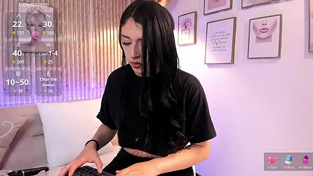 Zoey monroe online show from 04/08/26, 12:27