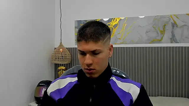 Snapshot of AlessandroFranco chatting on 03/23/26, 12:20 AlessandroFranco online show from 03/23/26, 12:20