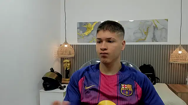 Snapshot of AlessandroFranco chatting on 04/11/26, 02:21 AlessandroFranco online show from 04/11/26, 02:21