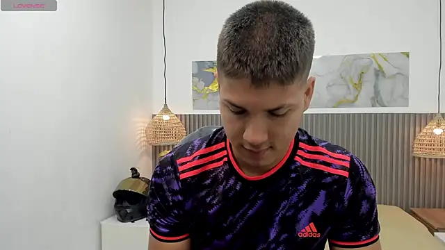 Snapshot of AlessandroFranco chatting on 04/13/26, 01:16 AlessandroFranco online show from 04/13/26, 01:16