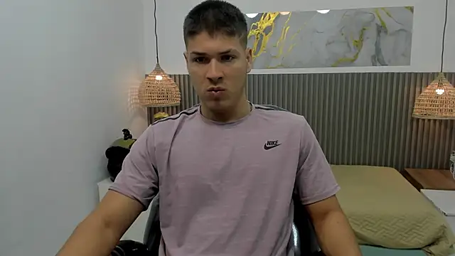 Snapshot of AlessandroFranco chatting on 04/15/26, 02:02 AlessandroFranco online show from 04/15/26, 02:02