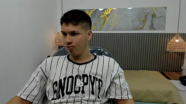 Snapshot of AlessandroFranco chatting on 04/16/26, 01:45 AlessandroFranco online show from 04/16/26, 01:45