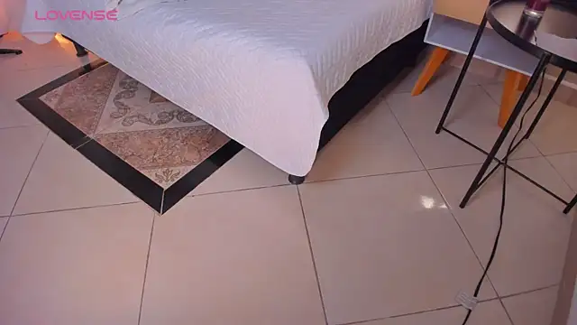 nova silk online show from 04/08/26, 08:20