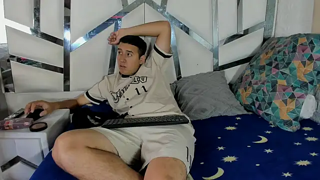 Alaia Blosson online show from 03/25/26, 08:37