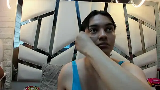 Alaia Blosson online show from 04/16/26, 08:20