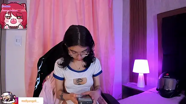 Molly A online show from 04/09/26, 02:33