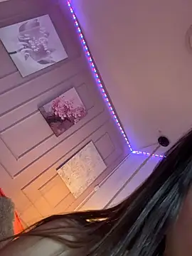 Snapshot of zoe__baker chatting on 04/13/26, 02:22 zoe baker online show from 04/13/26, 02:22