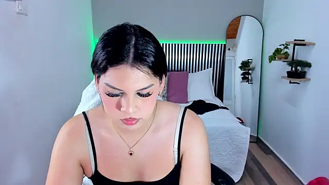 Snapshot of Alisson_Pinkey chatting on 07/18/26, 07:50 Alisson Pinkey online show from 07/18/26, 07:50