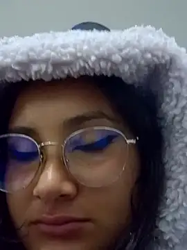 Snapshot of Liily_Foxxy chatting on 03/27/26, 10:48 Liily Foxxy online show from 03/27/26, 10:48