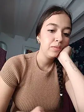 Kitty Loveee online show from 05/18/26, 09:53
