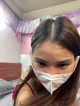 Snapshot of Emma_2603 chatting on 04/15/26, 01:51 Emma 2603 online show from 04/15/26, 01:51