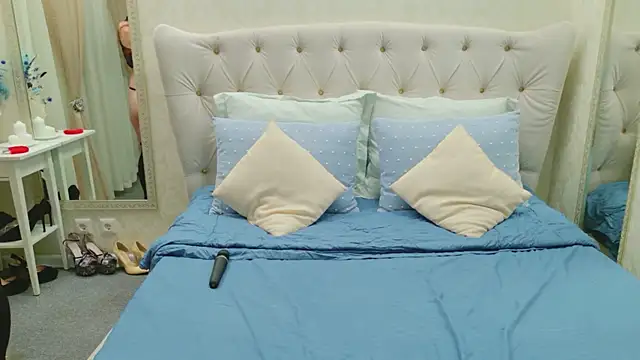 Redhead Vixen  online show from 03/16/26, 01:22