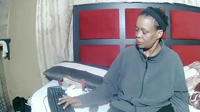 JoycyQueen online show from 06/20/26, 12:14