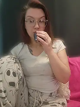 NicolePearl online show from 07/11/26, 03:48