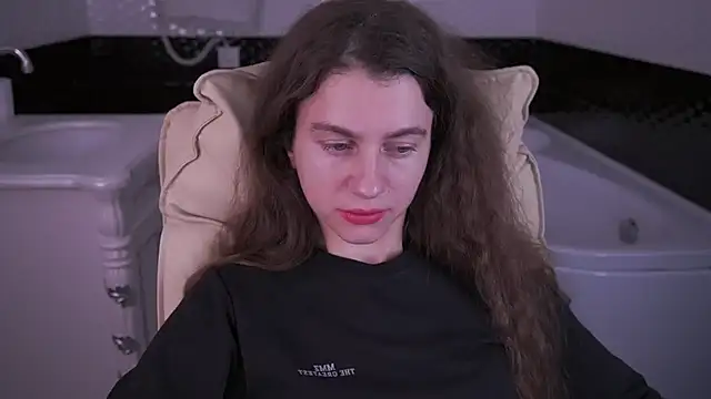 LittleJulii online show from 03/30/26, 07:37