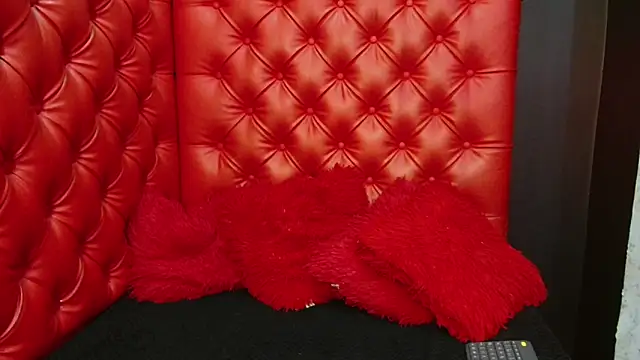 LadyMiax online show from 03/28/26, 03:17