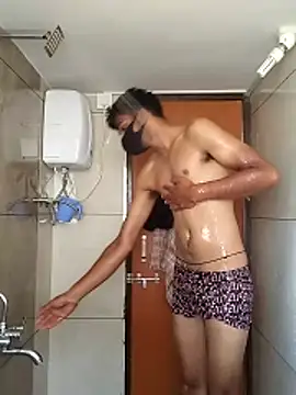 Snapshot of Roy3_2 chatting on 03/29/26, 06:02 Roy3 2 online show from 03/29/26, 06:02