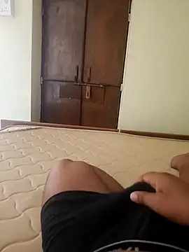 Snapshot of Desii_rockstarr chatting on 04/16/26, 05:19 Desii rockstarr online show from 04/16/26, 05:19