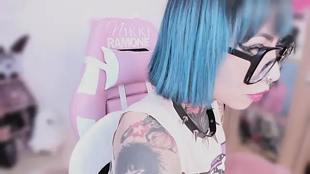 shes creepy online show from 03/25/26, 11:27