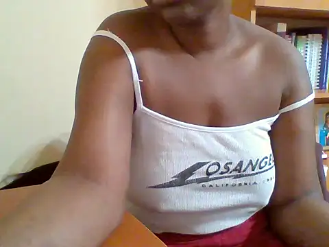 Snapshot of melaninebony2 chatting on 04/01/26, 06:14 melaninebony2 online show from 04/01/26, 06:14