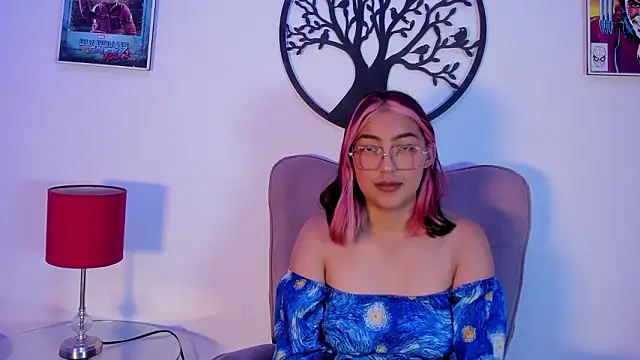 PinkyyPieee  online show from 03/10/26, 12:54