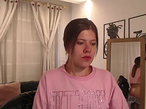 Moonna linnda online show from 03/12/26, 01:28