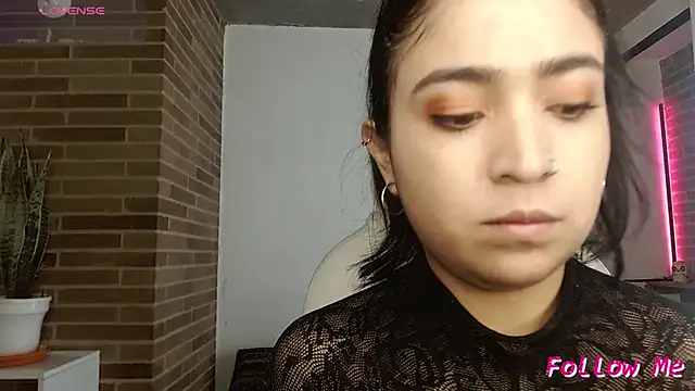 sweet-little online show from 03/20/26, 04:23