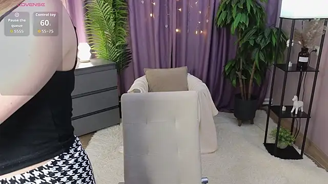 BlondeLina online show from 04/09/26, 04:45