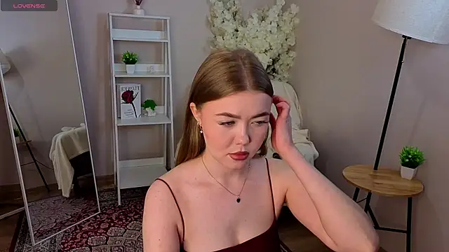 BlondeLina online show from 05/21/26, 04:41