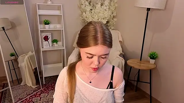 BlondeLina online show from 05/25/26, 05:24