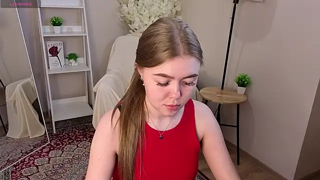 BlondeLina online show from 05/26/26, 04:52