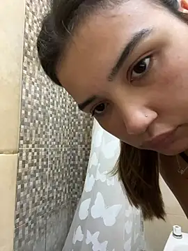 miicbebita online show from 04/17/26, 01:47