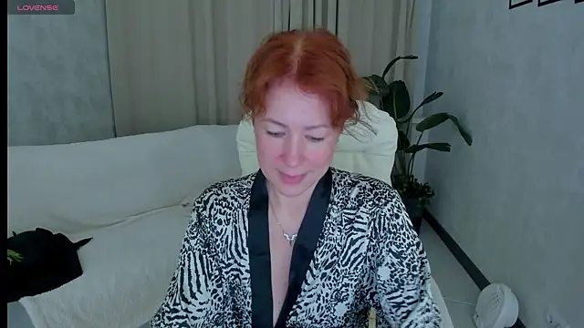 LeticiaRomano online show from 05/25/26, 04:07