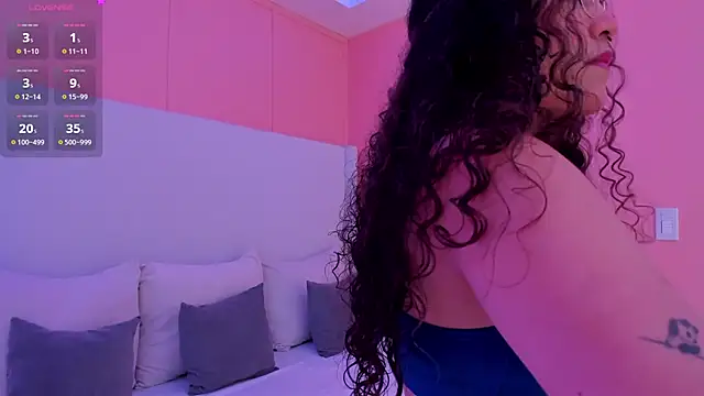 Snapshot of luna_veega chatting on 04/09/26, 05:18 luna veega online show from 04/09/26, 05:18