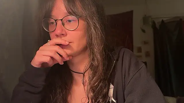 nyxo  online show from 03/25/26, 10:16