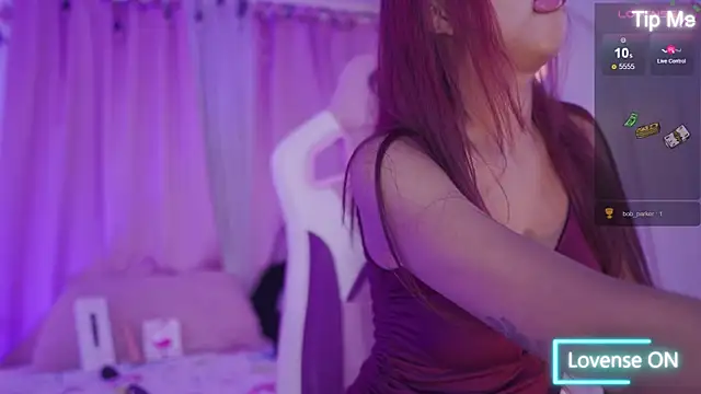 Snapshot of nahomy_2308 chatting on 03/30/26, 11:44 nahomy 2308 online show from 03/30/26, 11:44