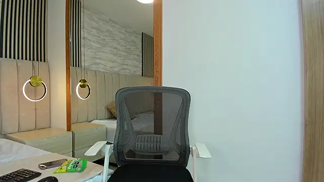 abrillrose online show from 04/12/26, 03:33