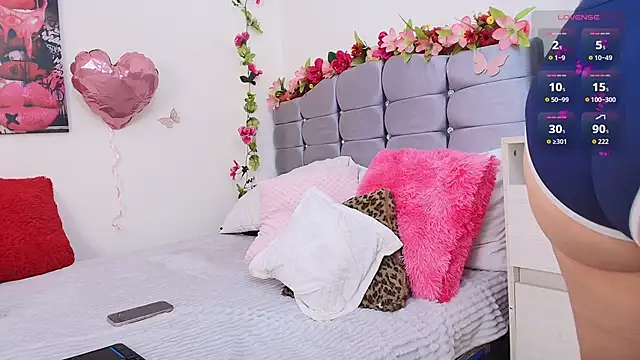 Isabella Roses  online show from 04/07/26, 02:34