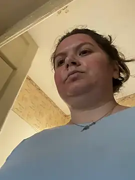 Nenssy555 online show from 04/17/26, 02:42